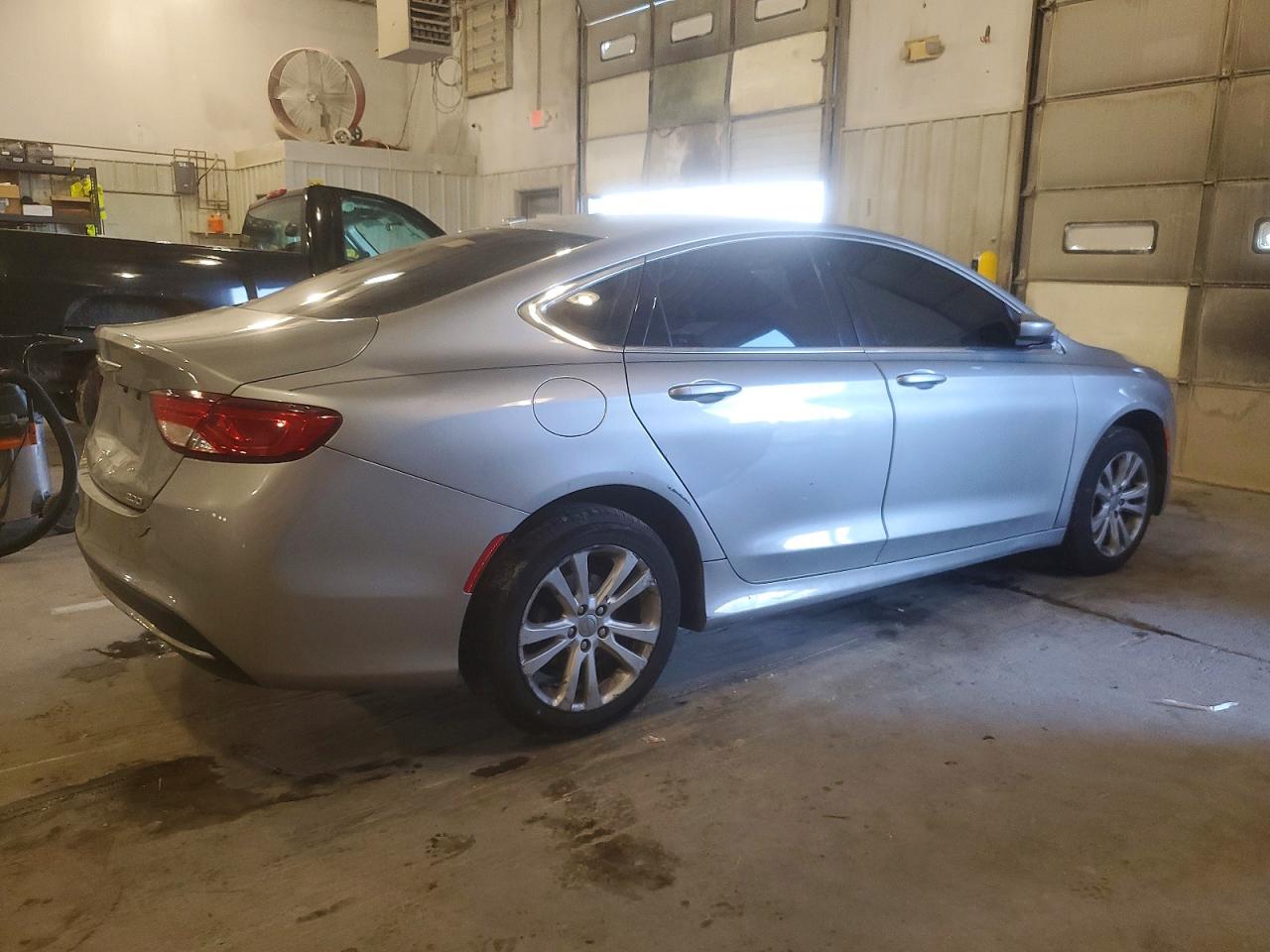 2015 CHRYSLER 200 LIMITED photo 3