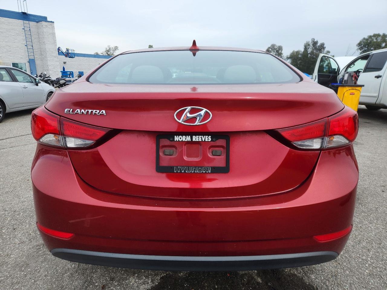 2015 HYUNDAI ELANTRA SE photo 6
