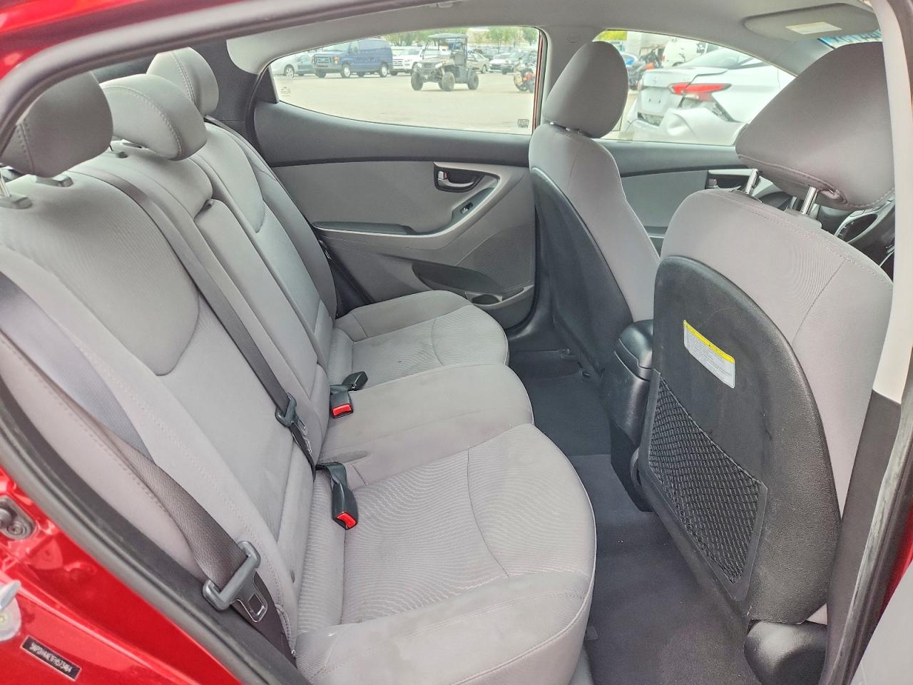 2015 HYUNDAI ELANTRA SE photo 10