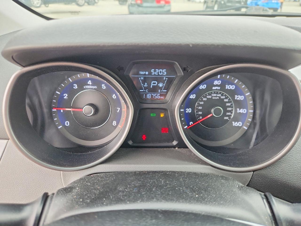 2015 HYUNDAI ELANTRA SE photo 9