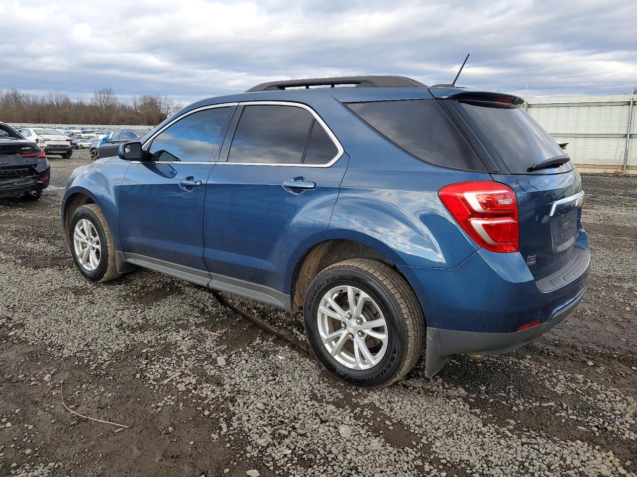 2016 CHEVROLET EQUINOX LT photo 4