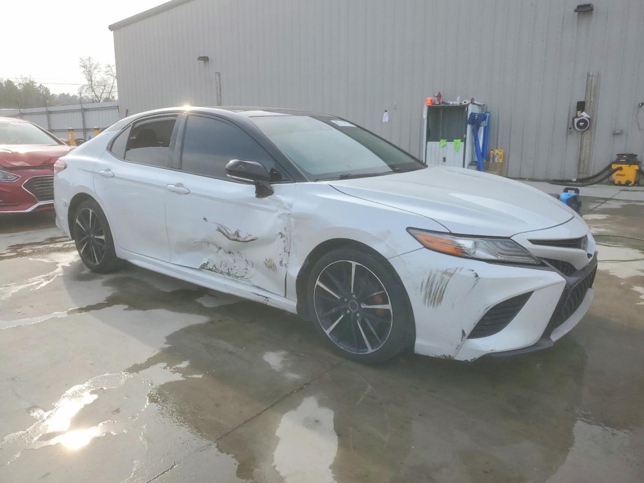 2019 TOYOTA CAMRY XSE photo 4