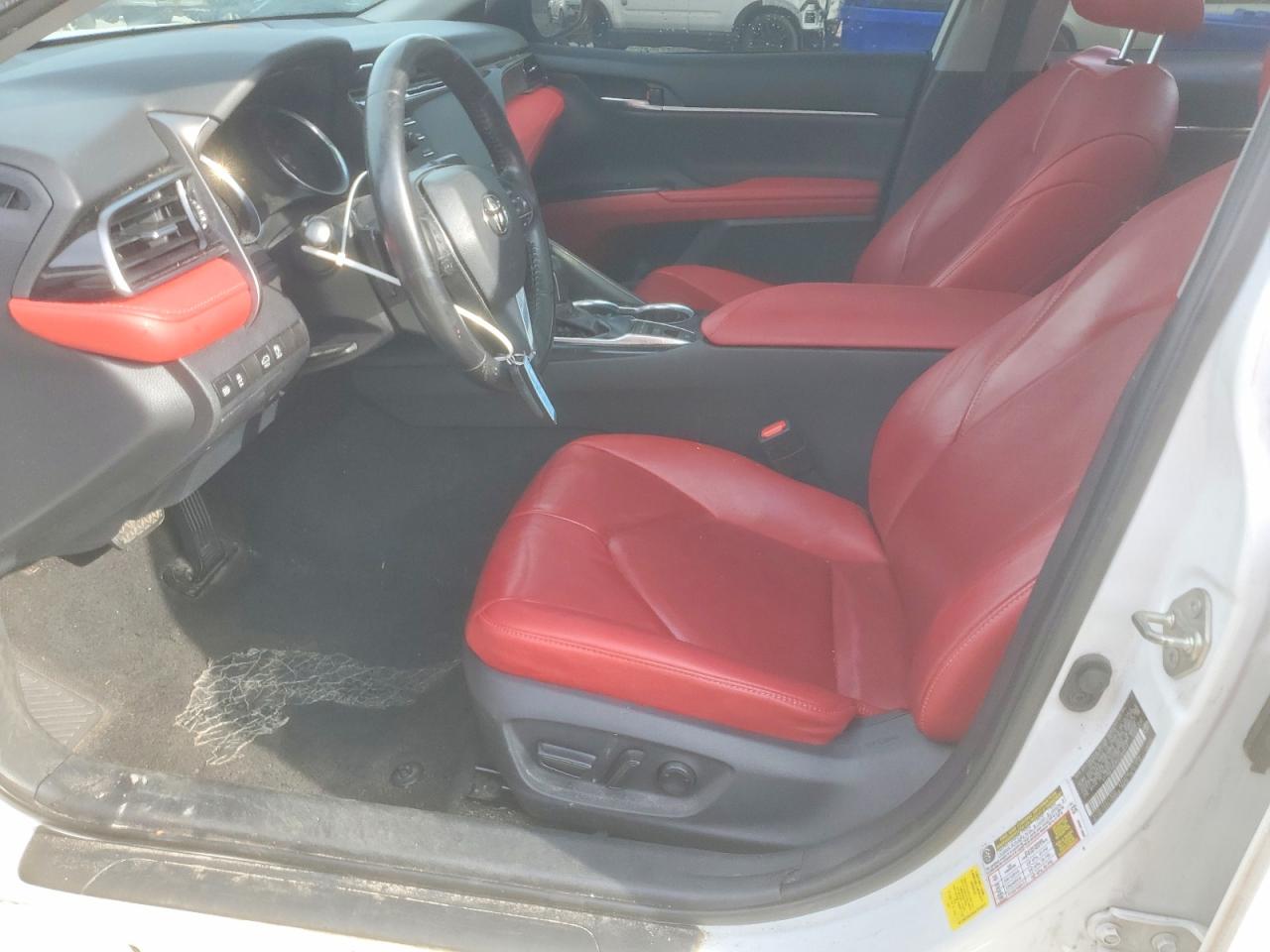 2019 TOYOTA CAMRY XSE photo 7