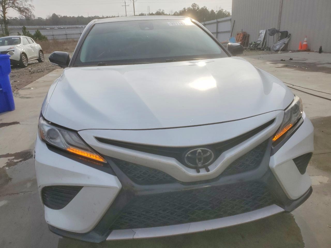 2019 TOYOTA CAMRY XSE photo 5