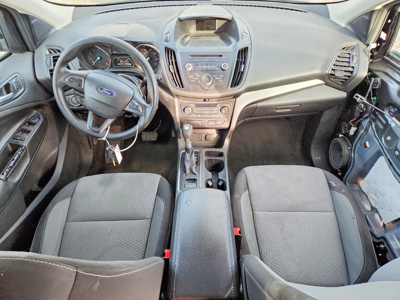 2017 FORD ESCAPE SE photo 8
