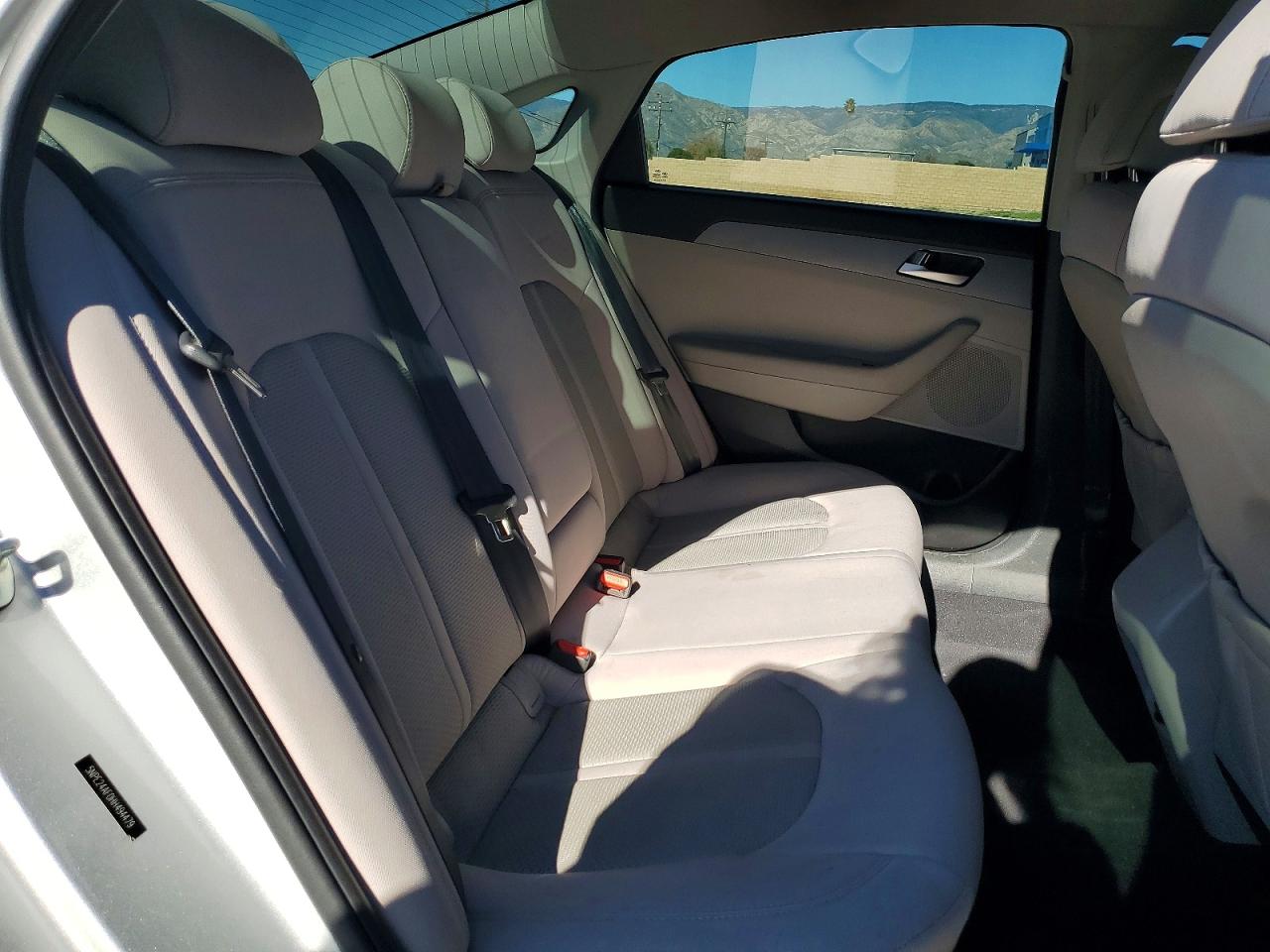 2017 HYUNDAI SONATA SE photo 10