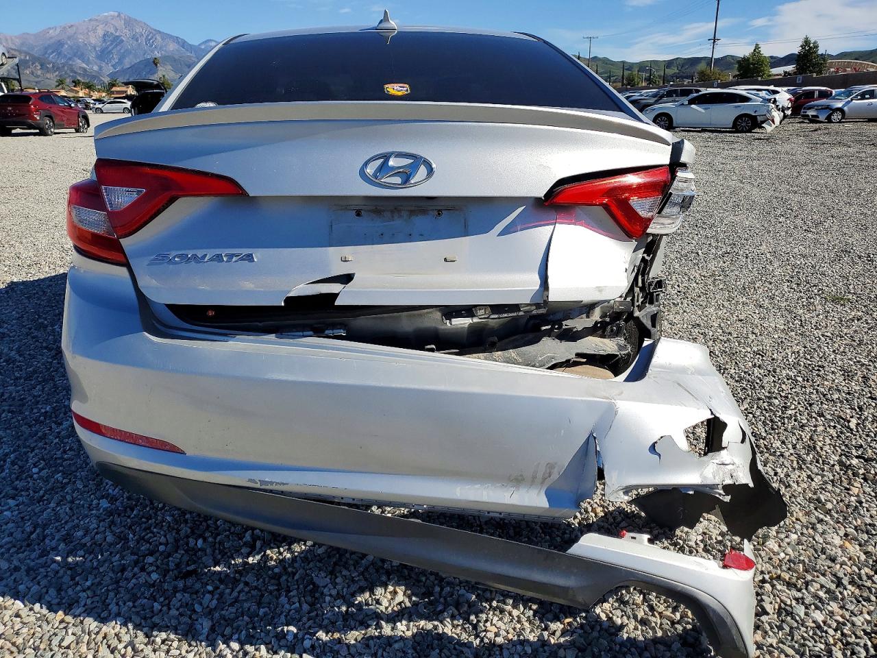 2017 HYUNDAI SONATA SE photo 6