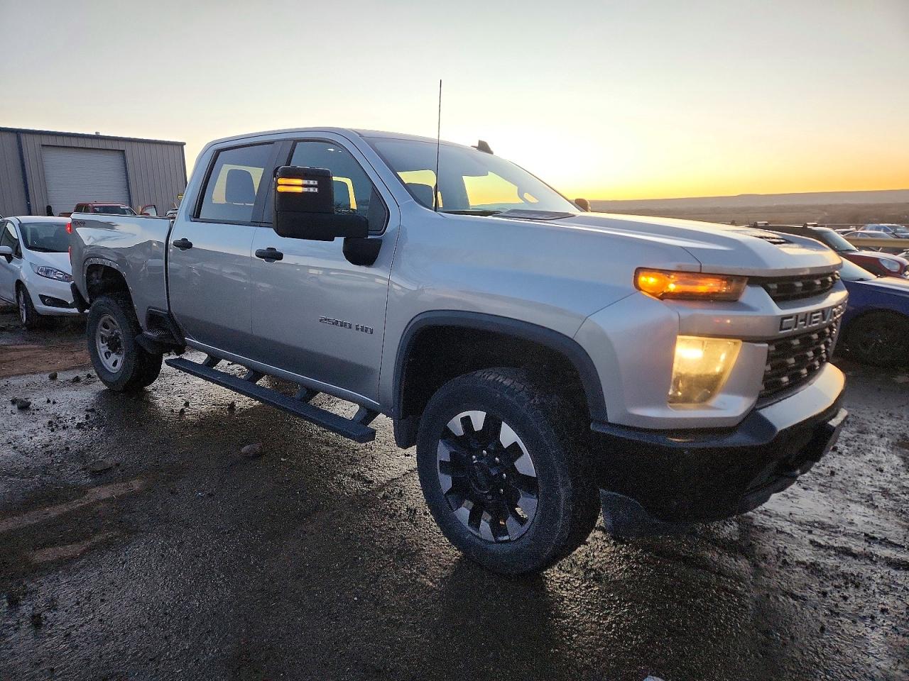 2020 CHEVROLET SILVERADO K2500 CUSTOM photo 4
