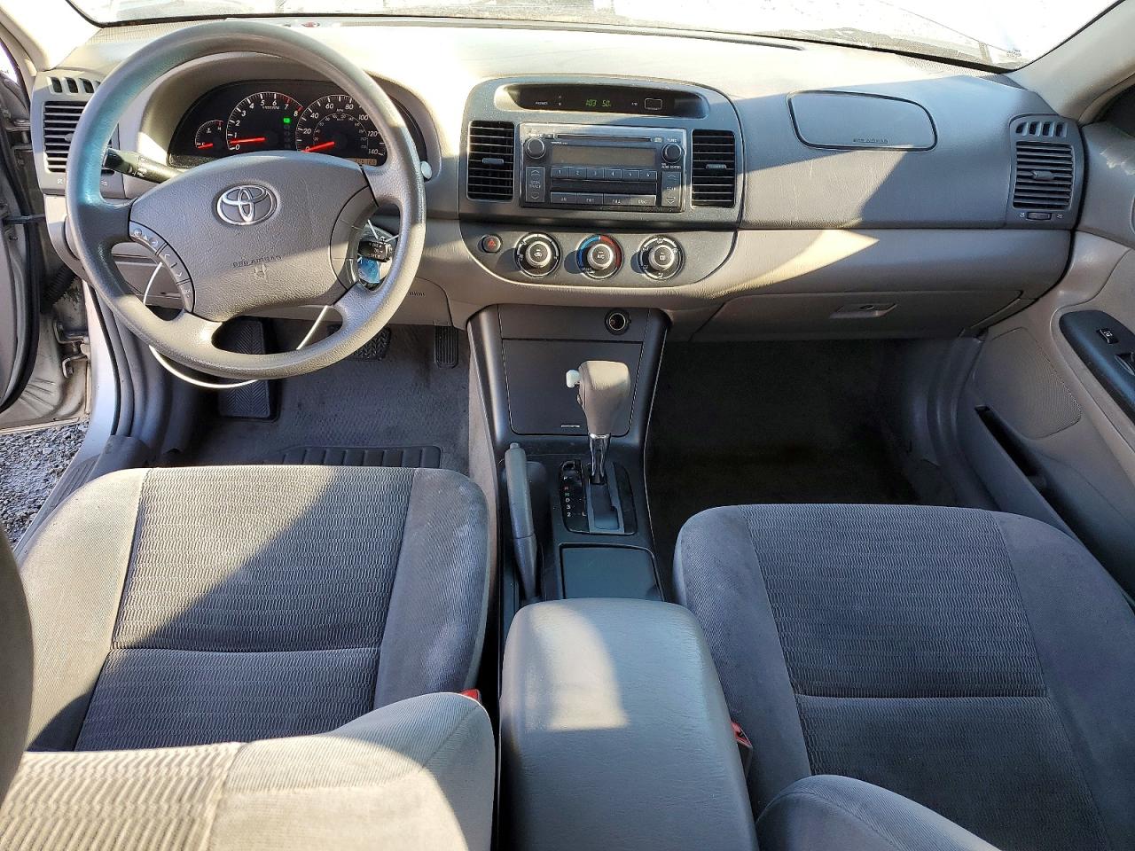2005 TOYOTA CAMRY photo 8