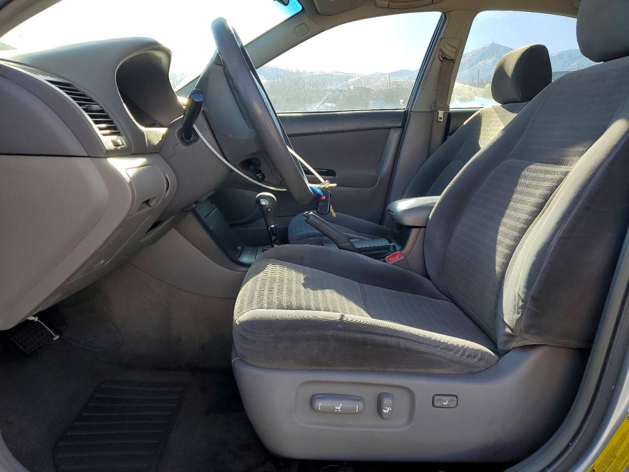 2005 TOYOTA CAMRY photo 7