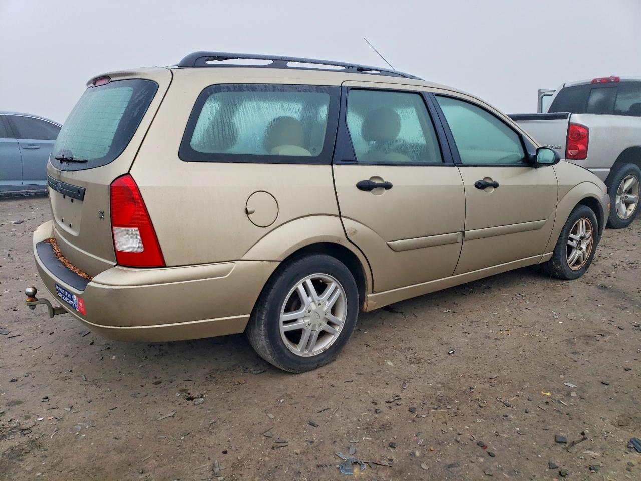 2001 FORD FOCUS SE photo 3