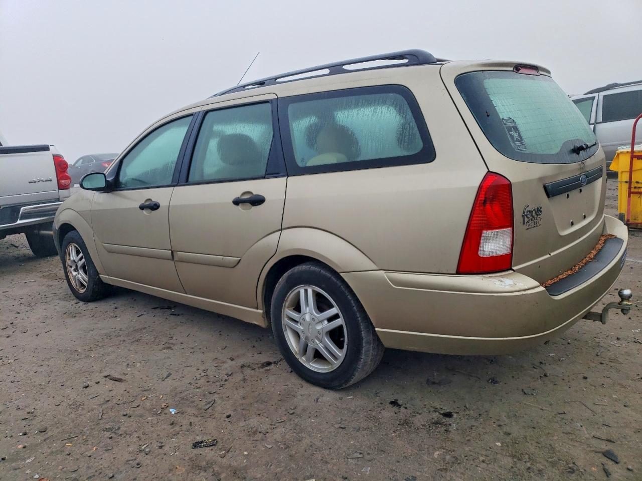 2001 FORD FOCUS SE photo 2