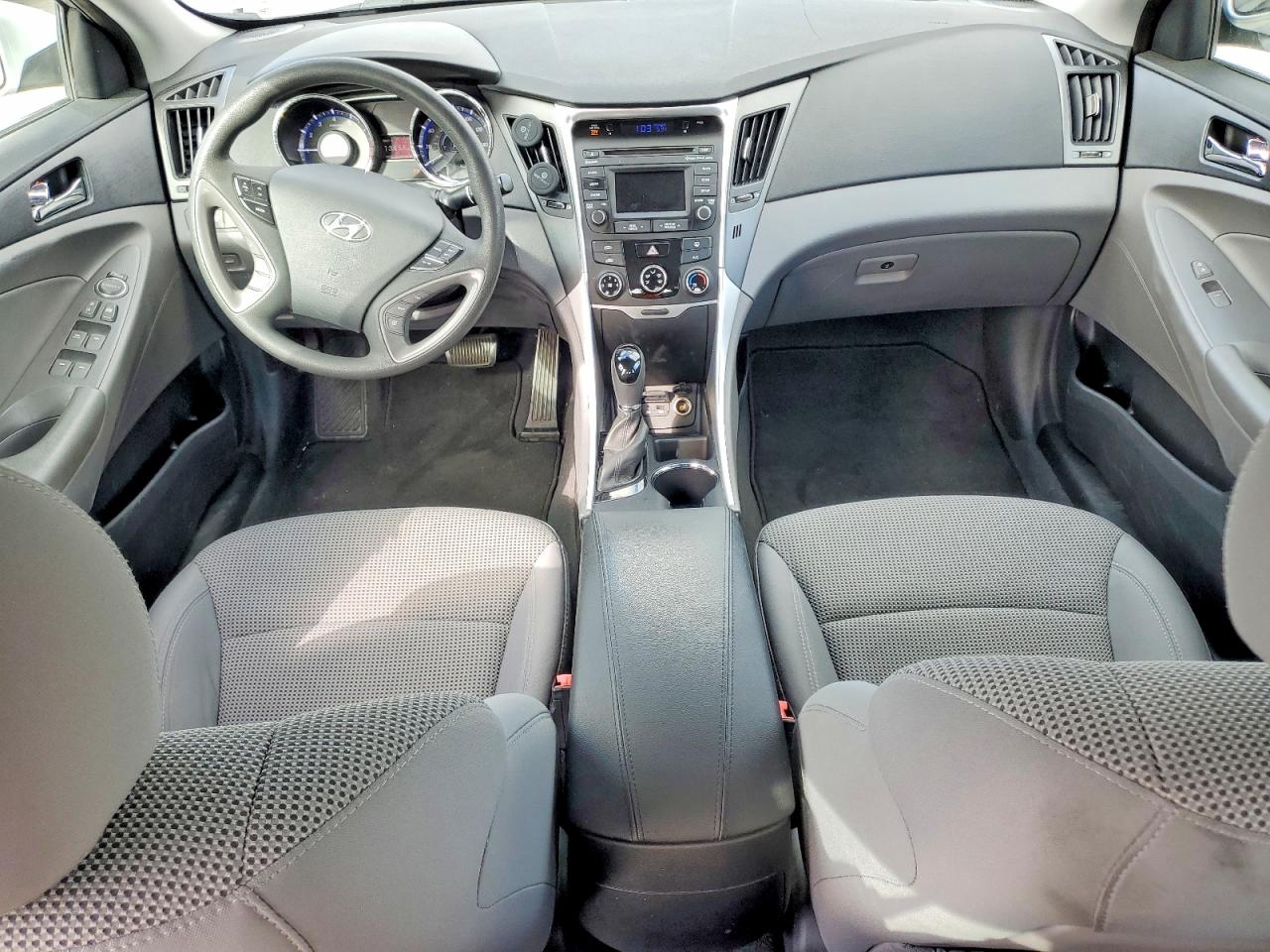 2014 HYUNDAI SONATA GLS photo 8