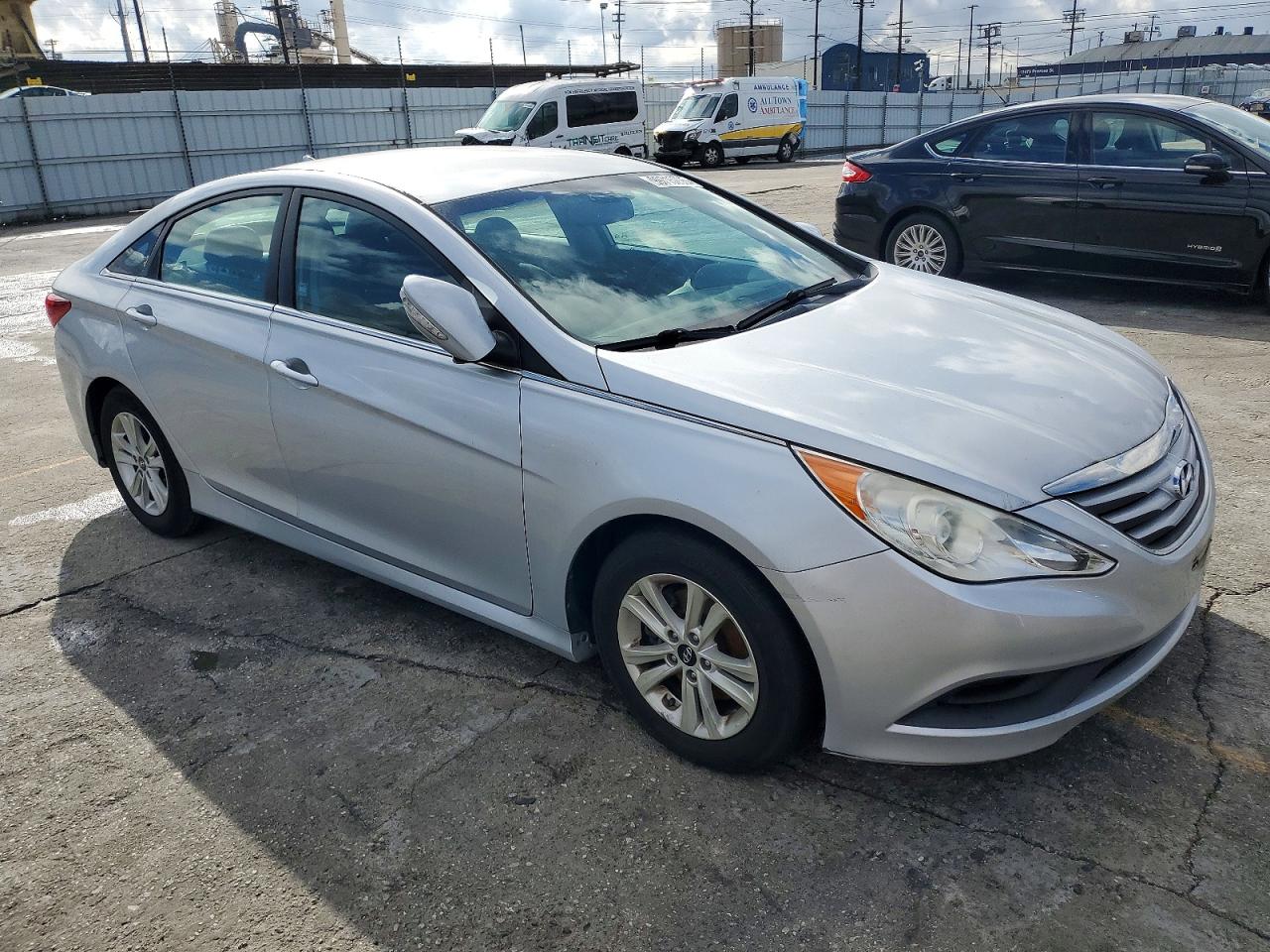 2014 HYUNDAI SONATA GLS photo 4