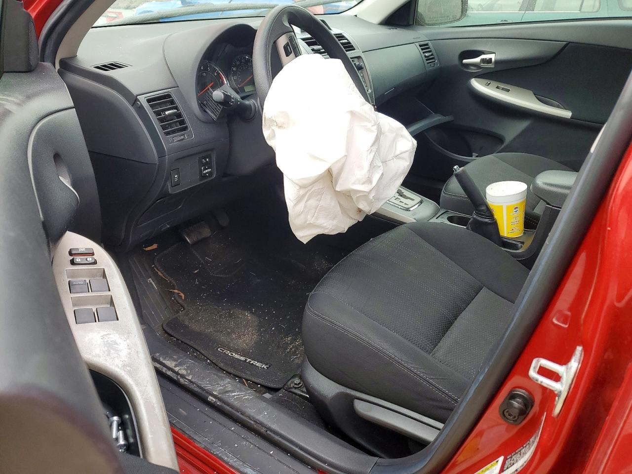 2013 TOYOTA COROLLA BASE photo 8