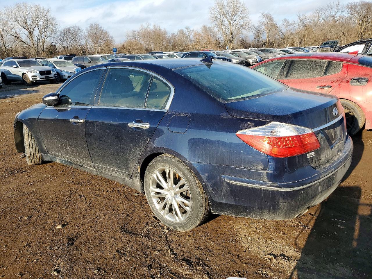 2011 HYUNDAI GENESIS 3.8L photo 2