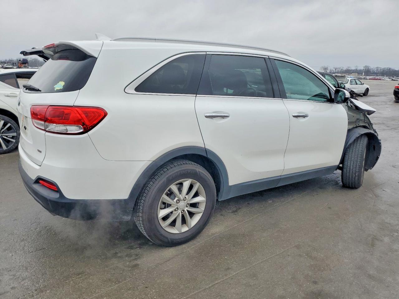 2017 KIA SORENTO LX photo 3