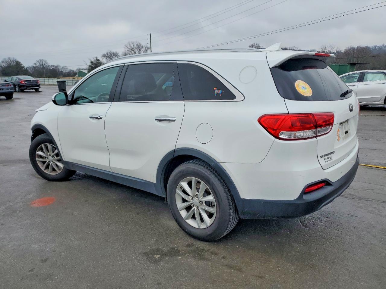 2017 KIA SORENTO LX photo 2