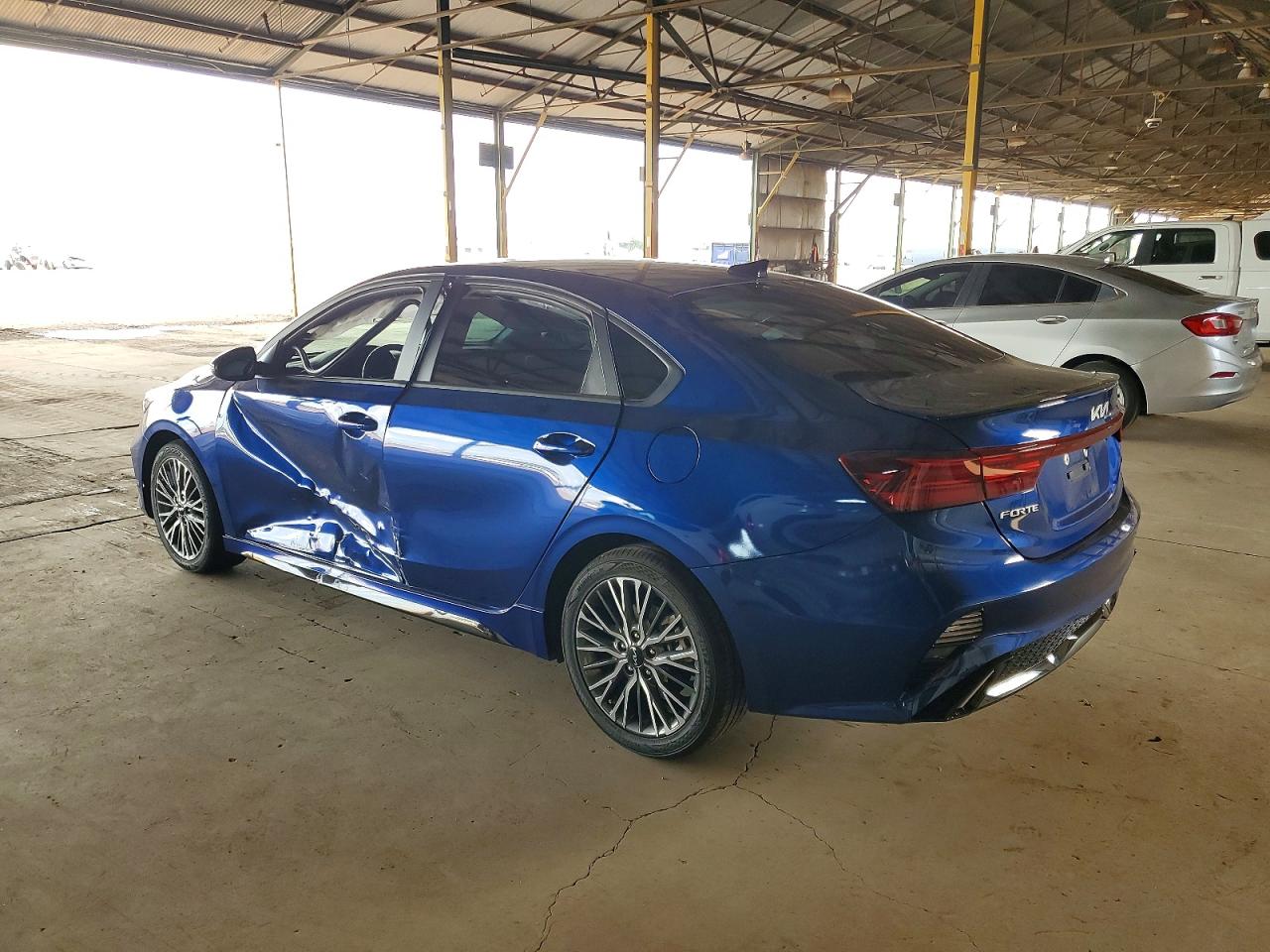 2024 KIA FORTE GT LINE photo 2