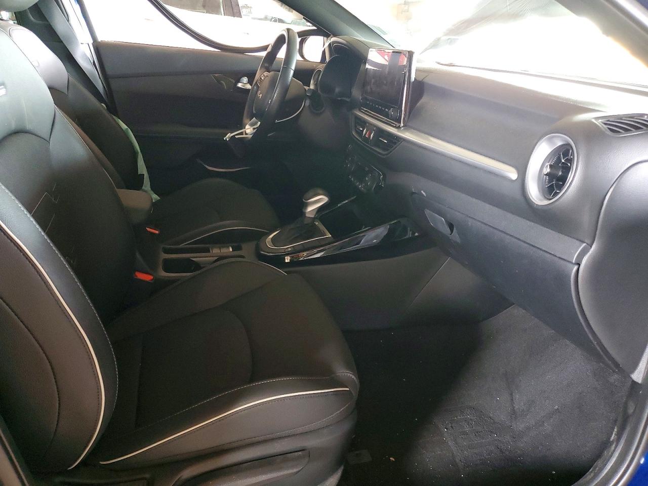 2024 KIA FORTE GT LINE photo 7