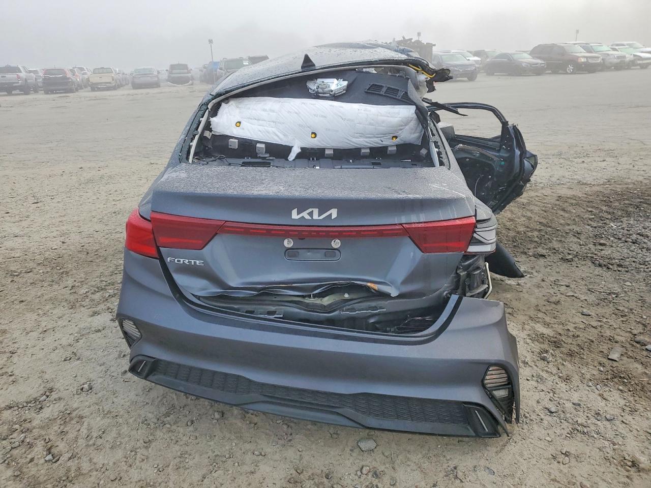 2023 KIA FORTE photo 6