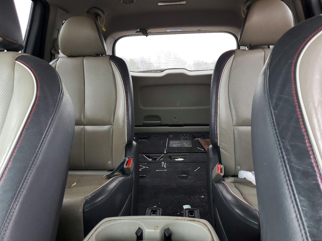 2017 KIA SEDONA LX photo 10