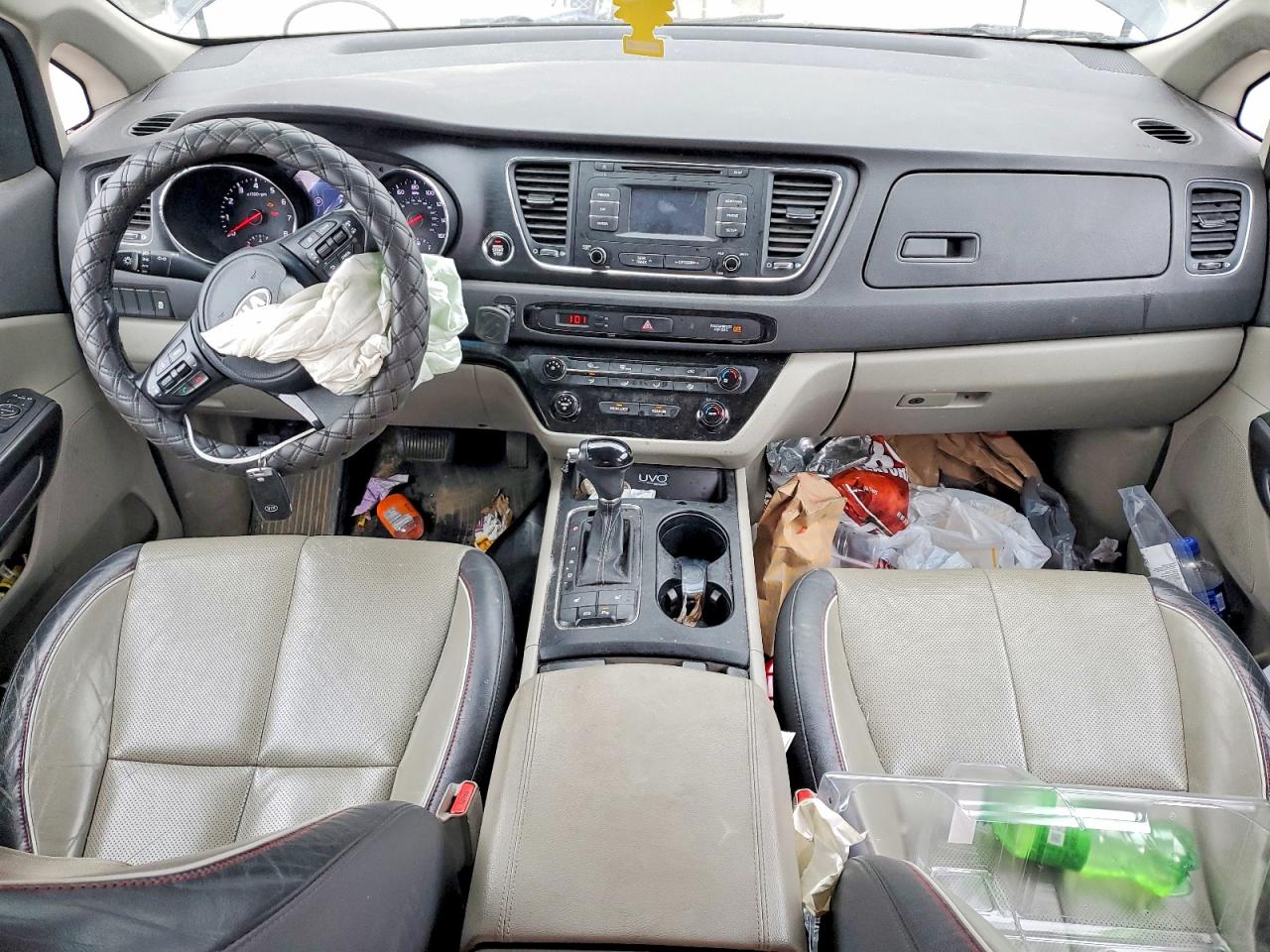2017 KIA SEDONA LX photo 8