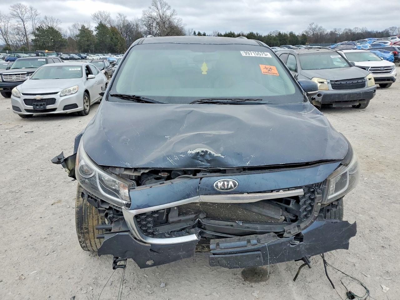 2017 KIA SEDONA LX photo 5