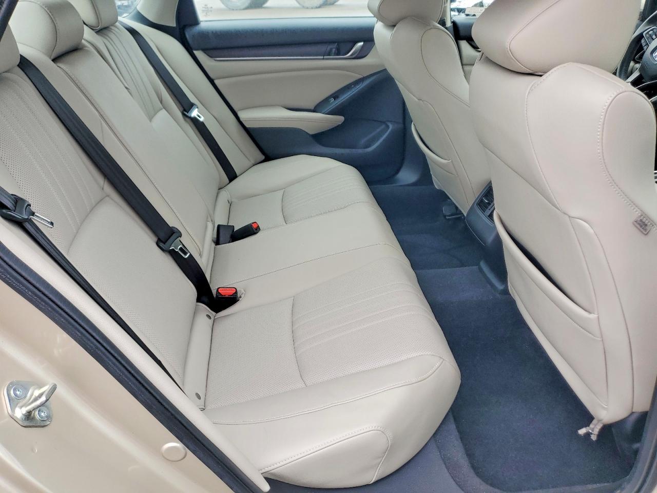 2020 HONDA ACCORD TOURING HYBRID photo 10