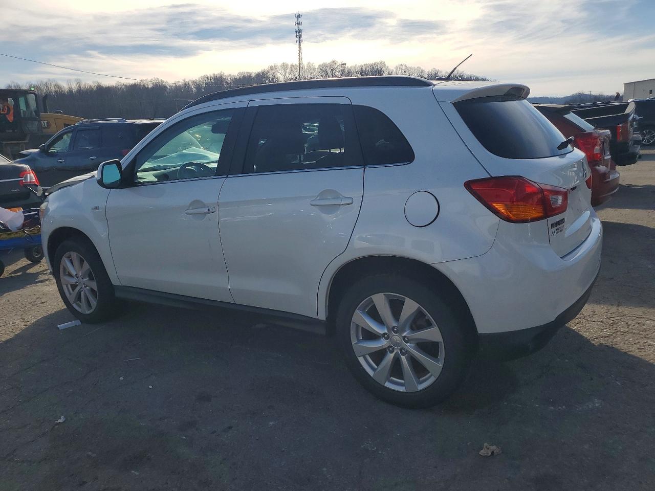2015 MITSUBISHI OUTLANDER SPORT SE photo 2
