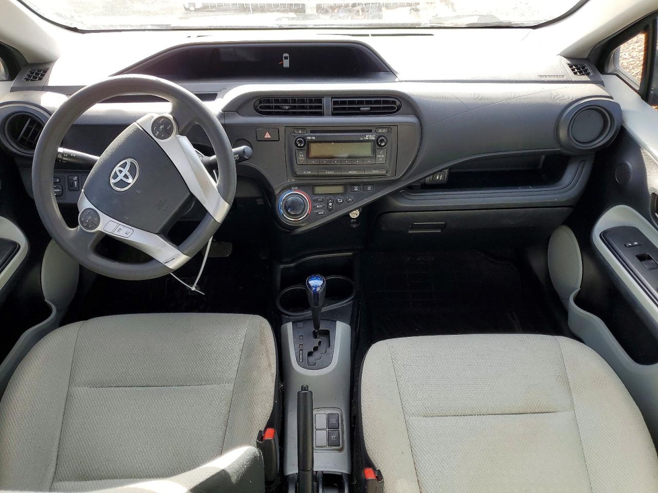 2013 TOYOTA PRIUS C photo 8