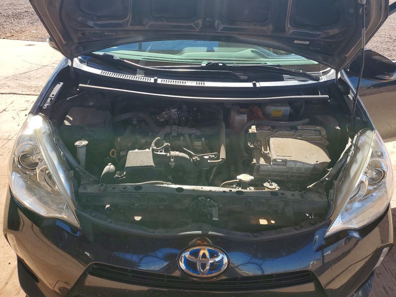 2013 TOYOTA PRIUS C photo 11