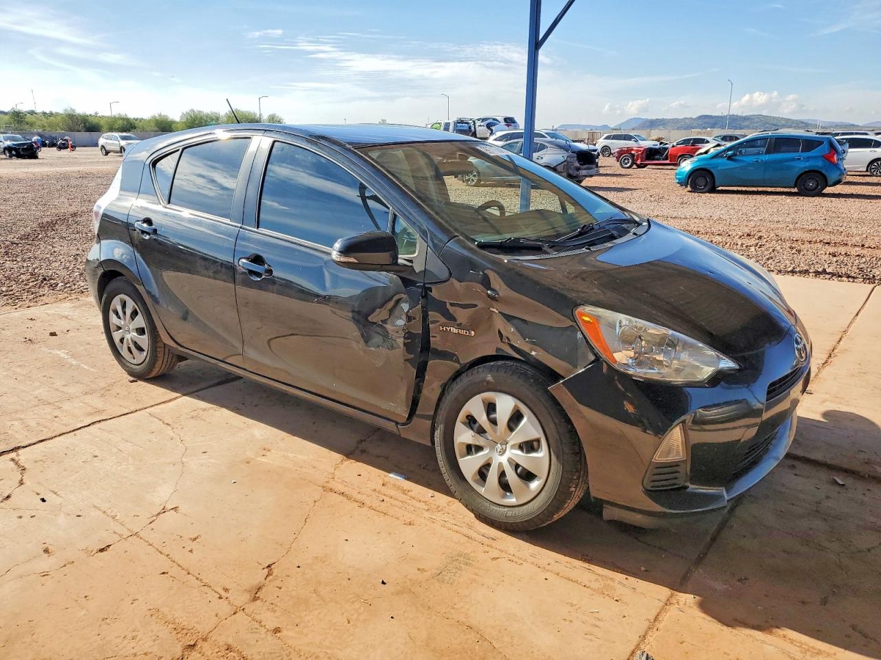 2013 TOYOTA PRIUS C photo 4