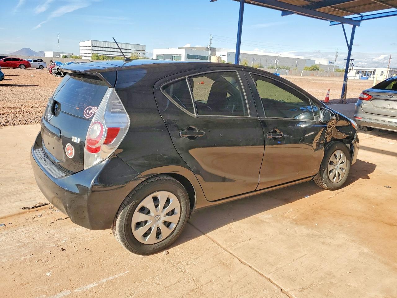 2013 TOYOTA PRIUS C photo 3