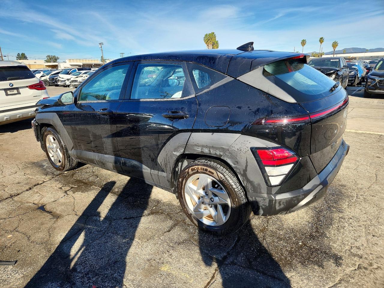 2025 HYUNDAI KONA SE photo 2
