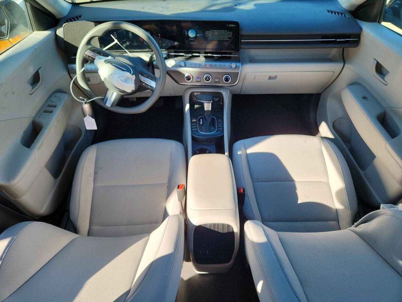 2025 HYUNDAI KONA SE photo 8