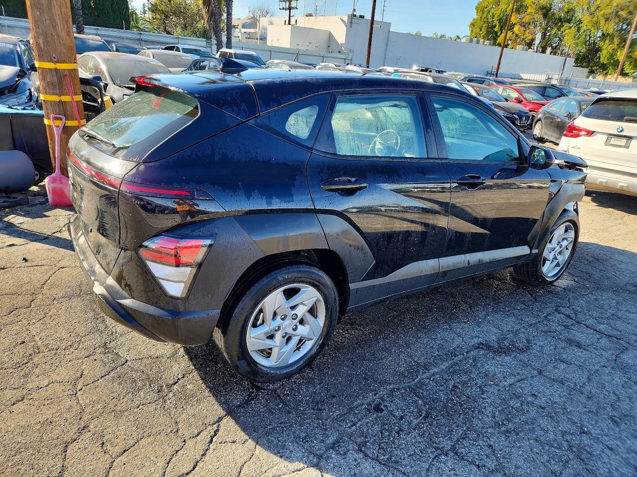 2025 HYUNDAI KONA SE photo 3