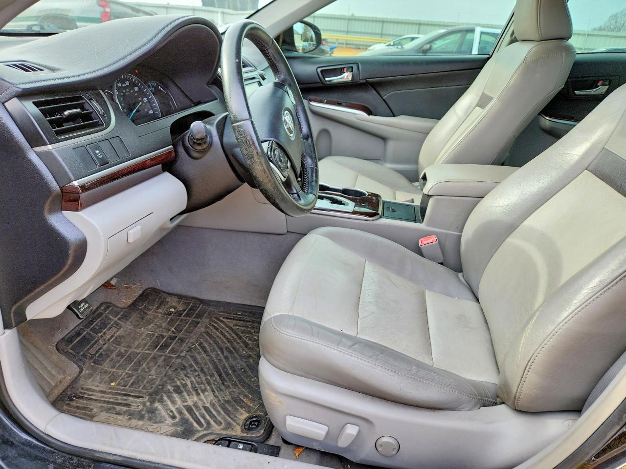 2013 TOYOTA CAMRY L photo 7