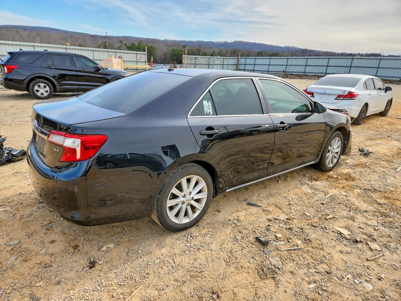 2013 TOYOTA CAMRY L photo 3