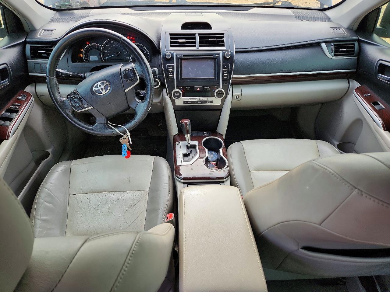 2013 TOYOTA CAMRY L photo 8