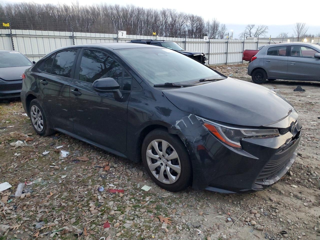2023 TOYOTA COROLLA LE photo 4