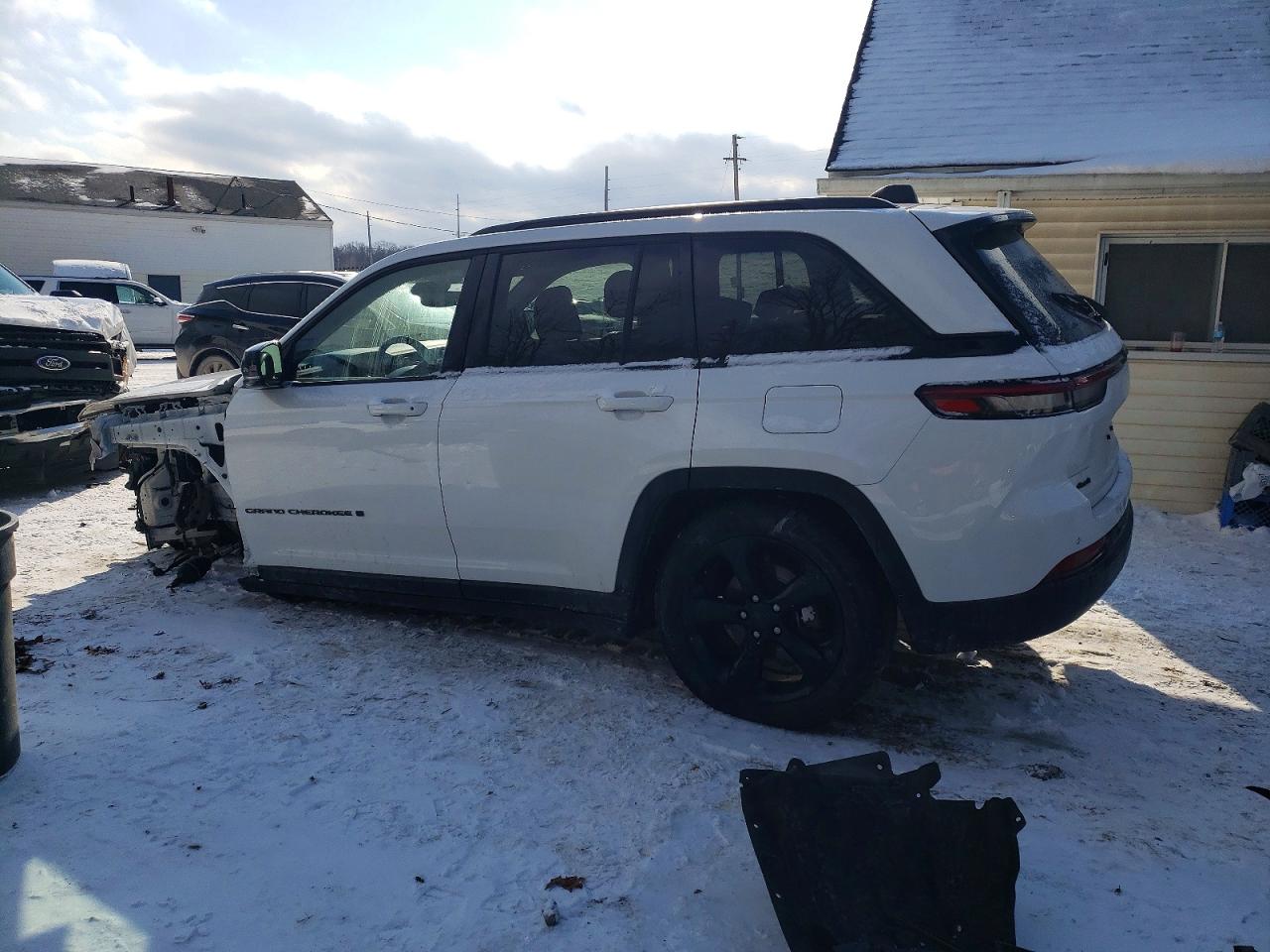 2023 JEEP GRAND CHEROKEE LIMITED photo 2