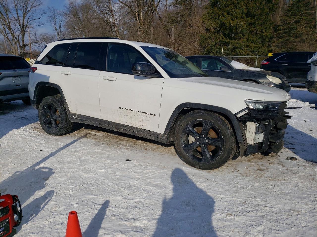 2023 JEEP GRAND CHEROKEE LIMITED photo 4