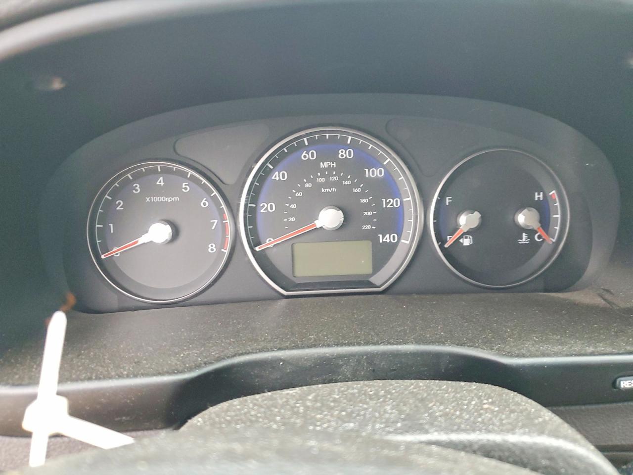 2011 HYUNDAI SANTA FE SE photo 9