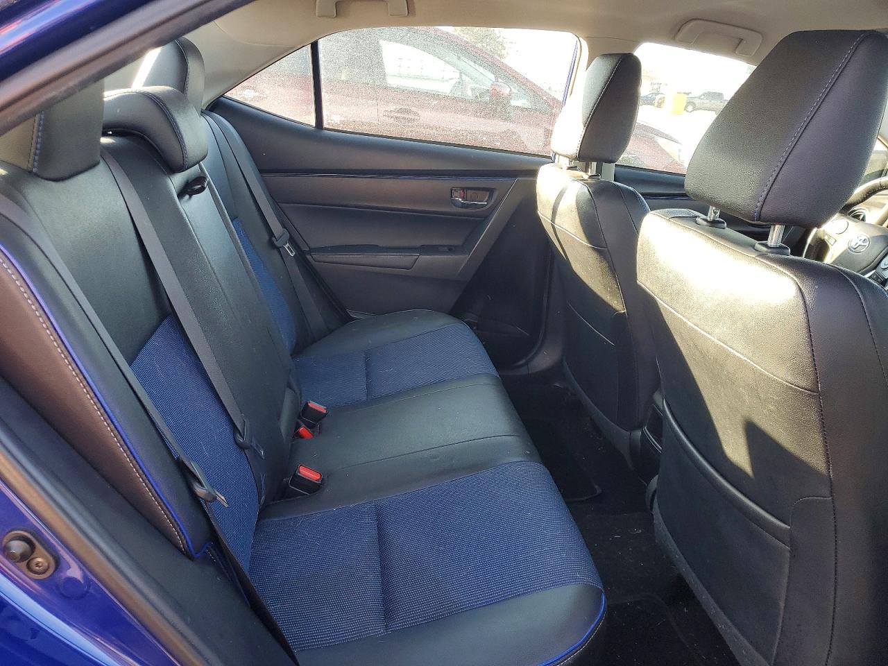 2018 TOYOTA COROLLA L photo 10