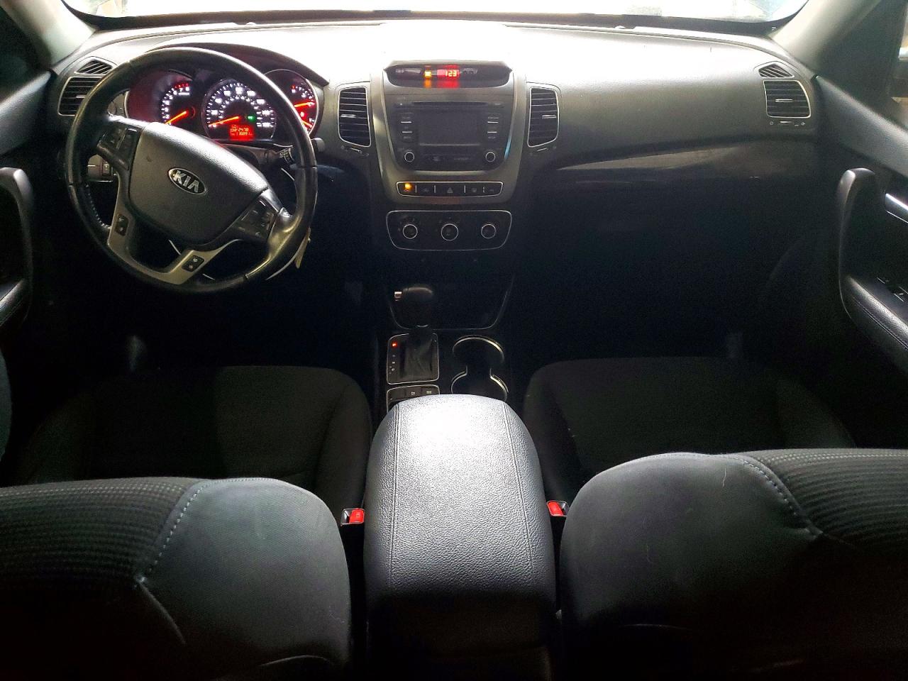 2015 KIA SORENTO LX photo 8
