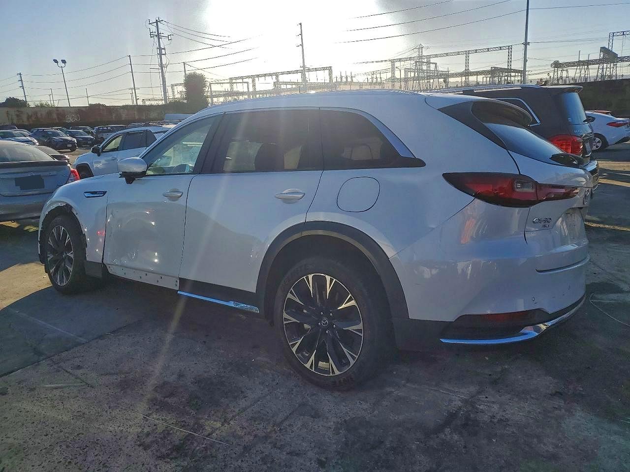 2024 MAZDA CX-90 PREMIUM PLUS photo 2