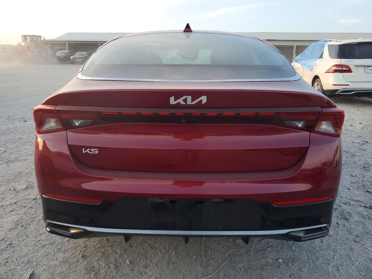 2023 KIA K5 LXS photo 6