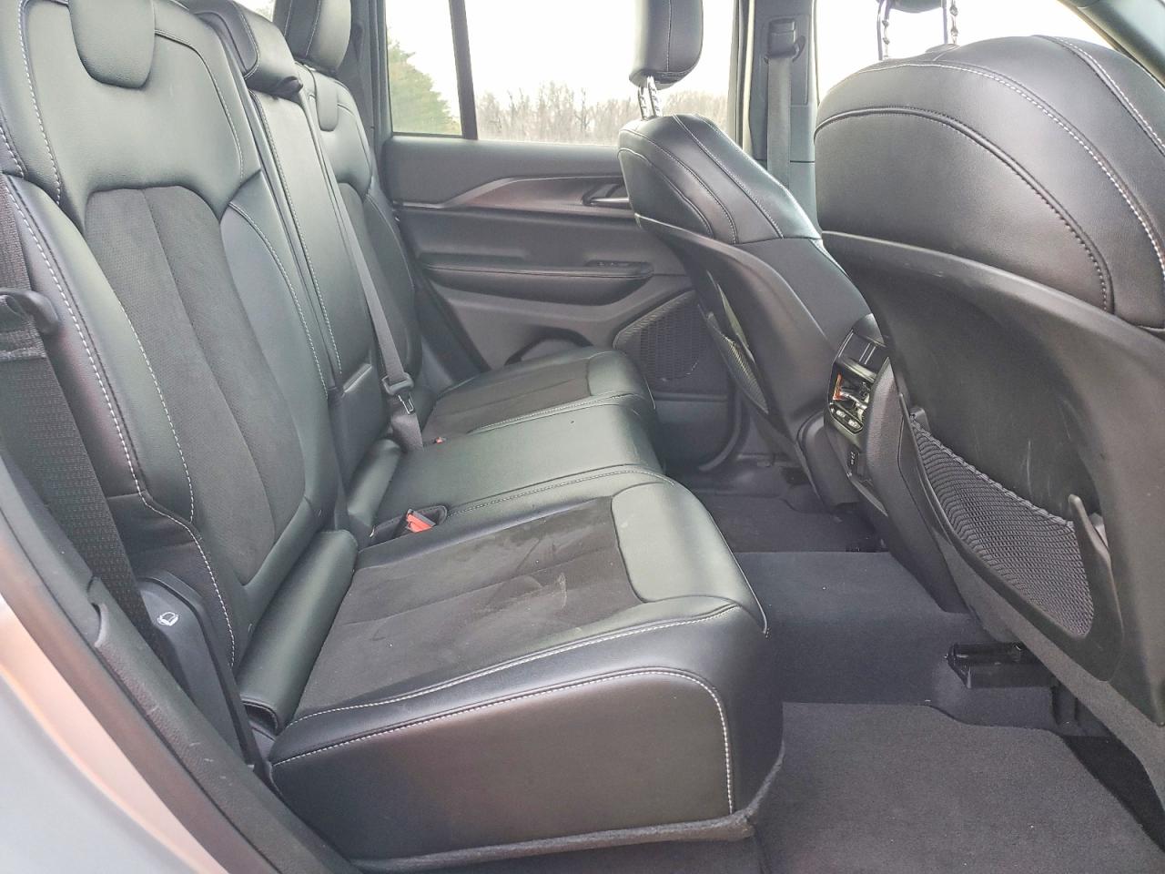 2023 JEEP GRAND CHEROKEE LAREDO photo 11