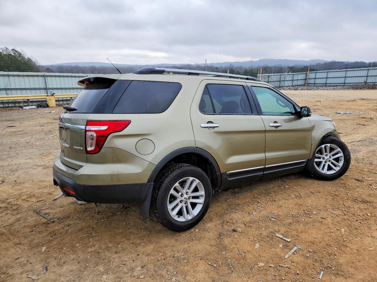 2013 FORD EXPLORER XLT photo 3